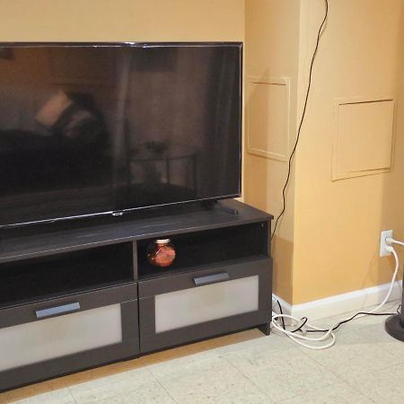 Warm Queens Apartment 5 Min From Laguardia 1 Min From Train New York Eksteriør bilde